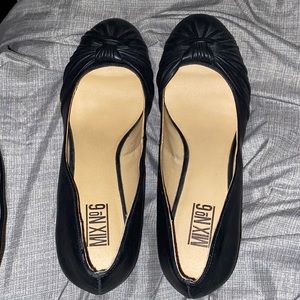 Mix No. 6 black heels.  Size 9